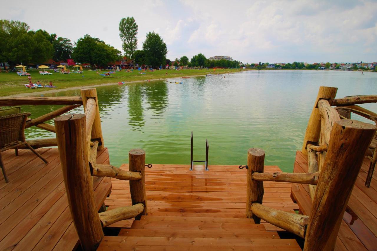 Overwater Cottage - Slovak Tahiti, Сенец Экстерьер фото