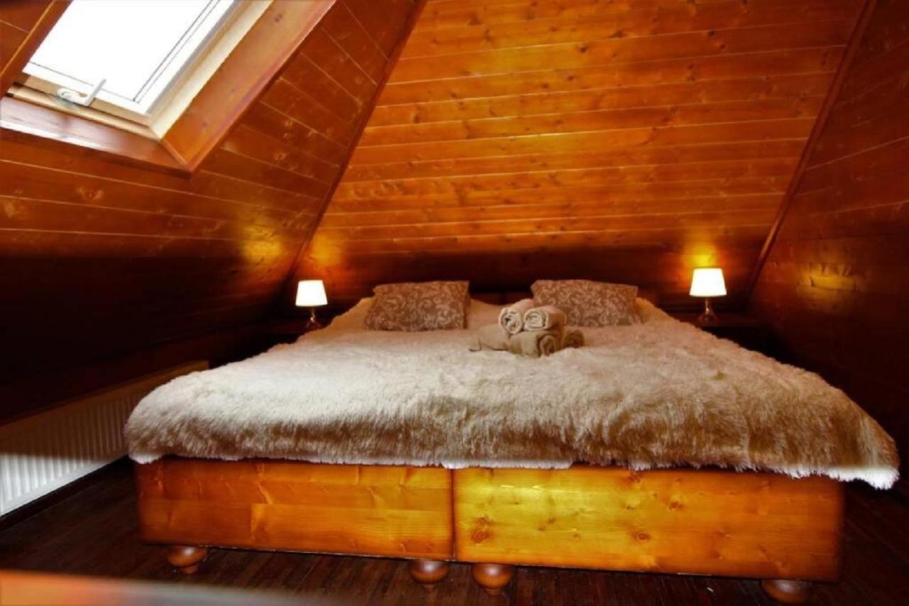 Overwater Cottage - Slovak Tahiti, Сенец Экстерьер фото